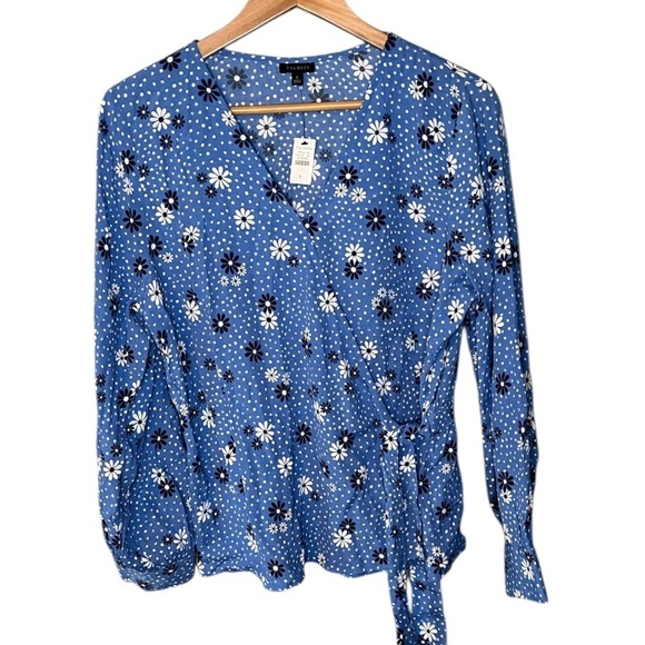 NWT Talbots Poet Sleeve Wrap Top Flowers & Dots - Picture 2 of 9